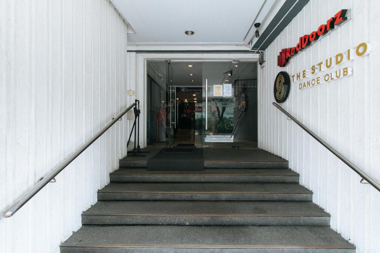 Reddoorz Premium Near Greenbelt Makati - Vaccinated Staff San Pedro Makati Eksteriør billede