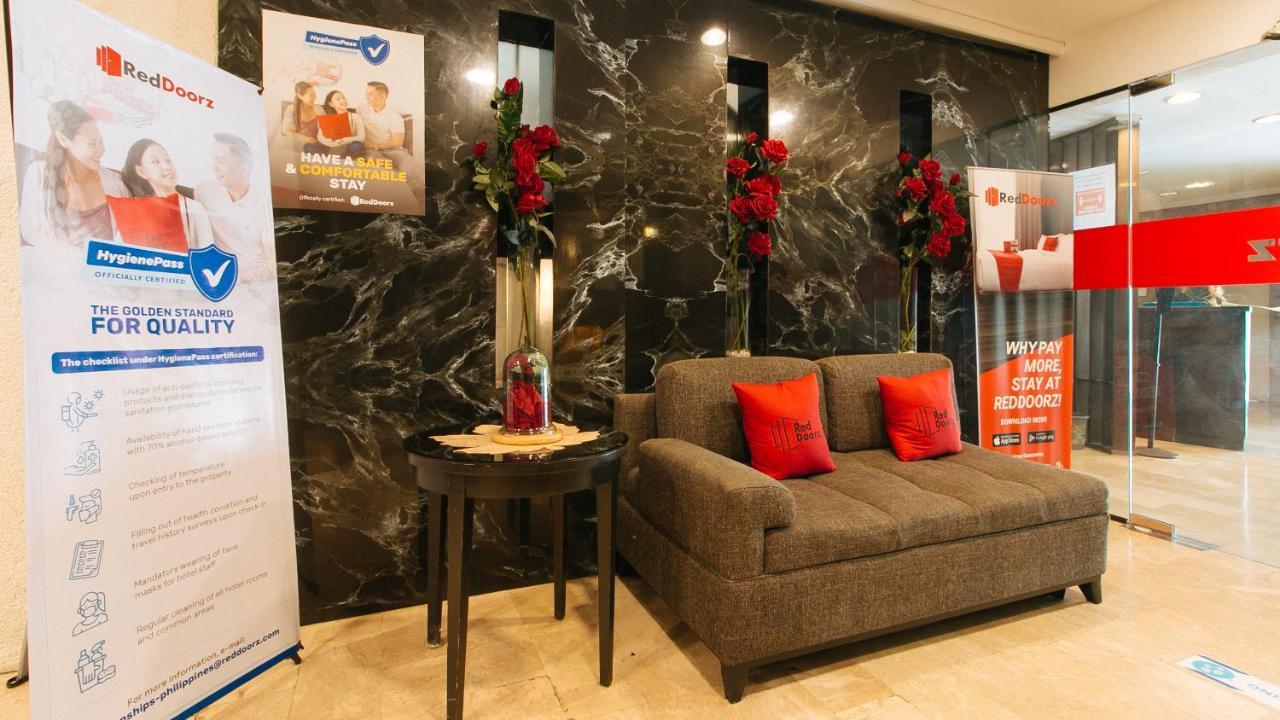 Reddoorz Premium Near Greenbelt Makati - Vaccinated Staff San Pedro Makati Eksteriør billede