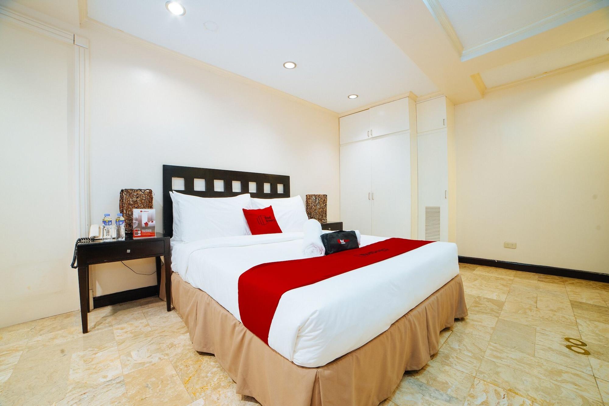 Reddoorz Premium Near Greenbelt Makati - Vaccinated Staff San Pedro Makati Eksteriør billede