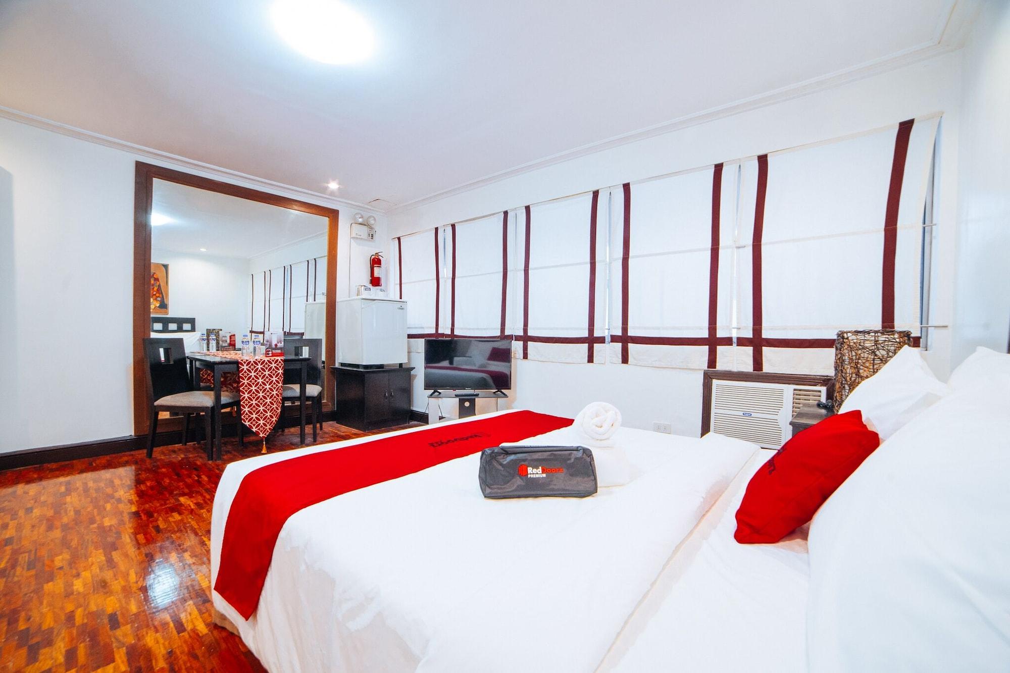 Reddoorz Premium Near Greenbelt Makati - Vaccinated Staff San Pedro Makati Eksteriør billede