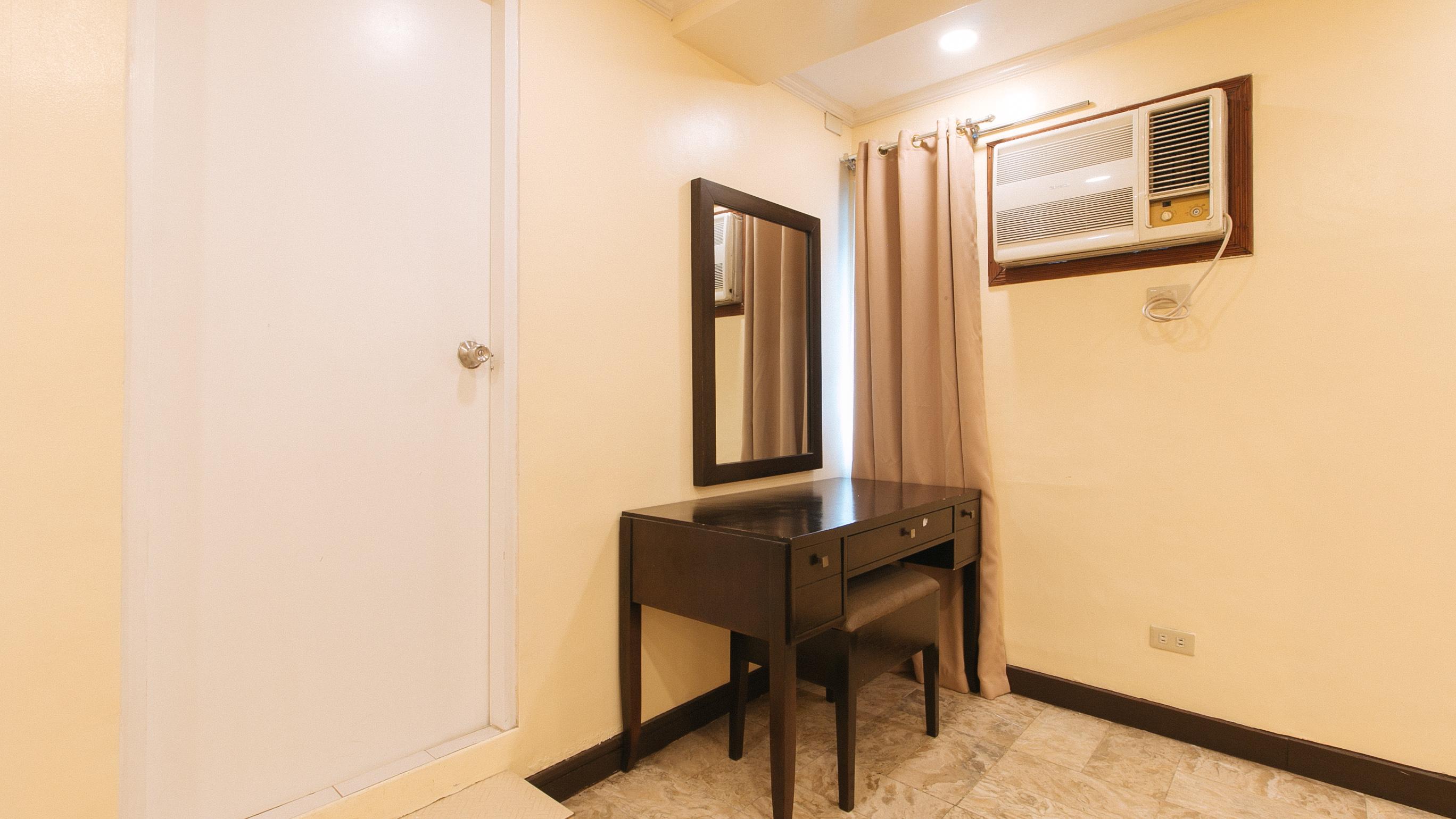 Reddoorz Premium Near Greenbelt Makati - Vaccinated Staff San Pedro Makati Eksteriør billede