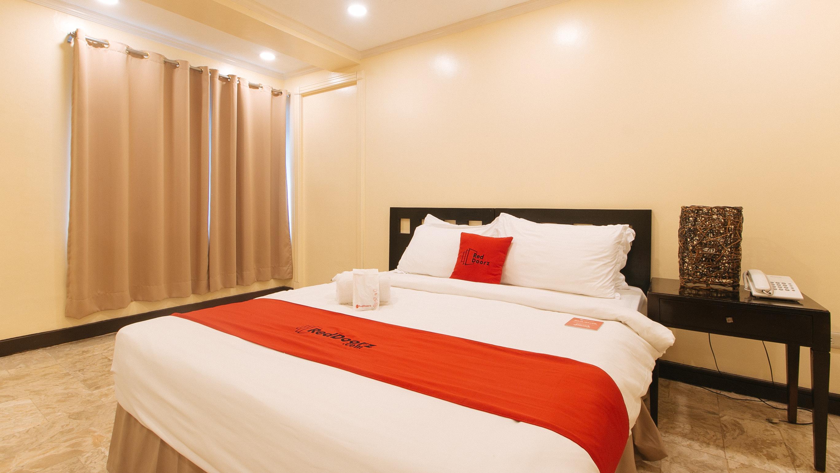 Reddoorz Premium Near Greenbelt Makati - Vaccinated Staff San Pedro Makati Eksteriør billede