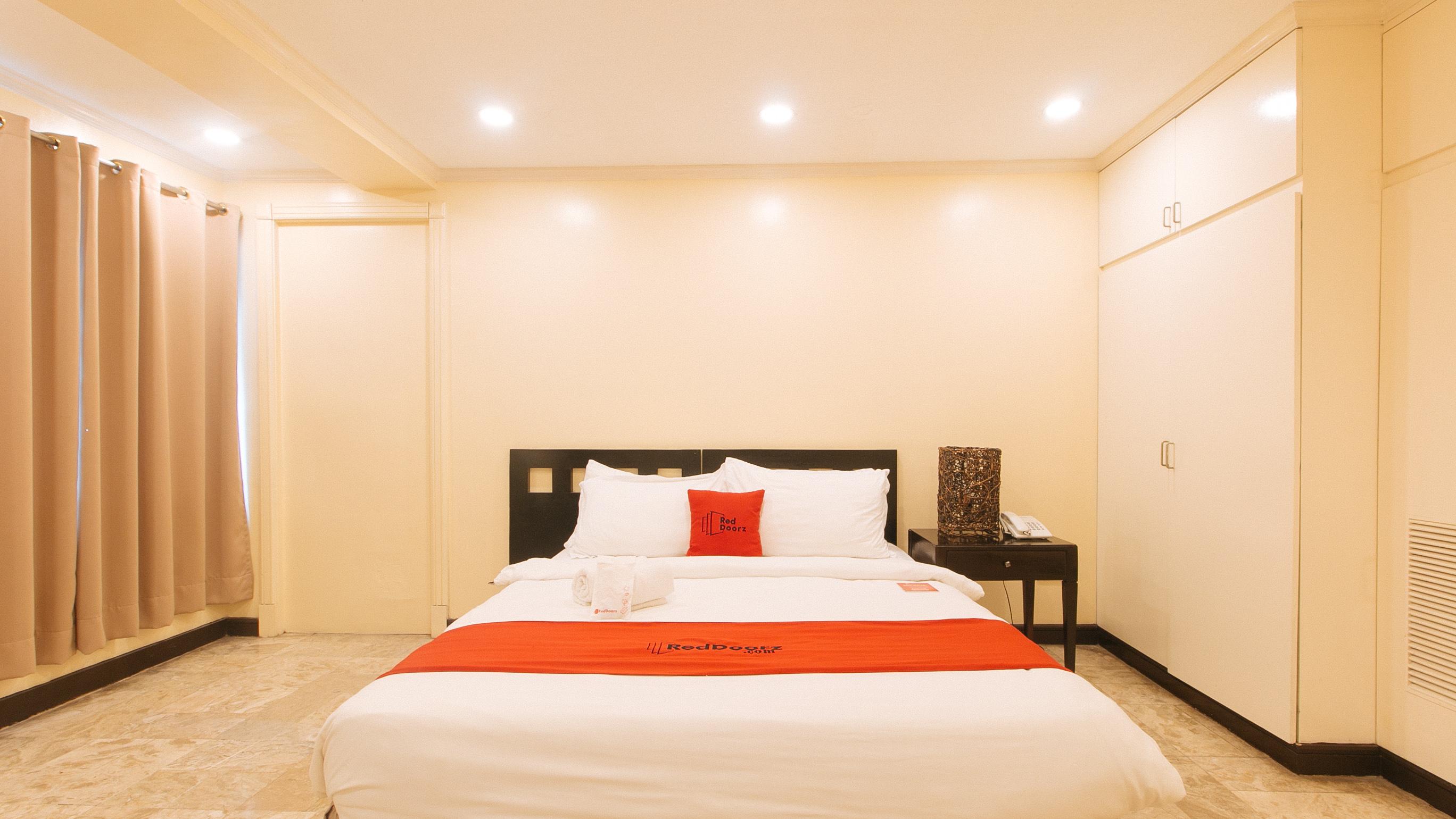Reddoorz Premium Near Greenbelt Makati - Vaccinated Staff San Pedro Makati Eksteriør billede