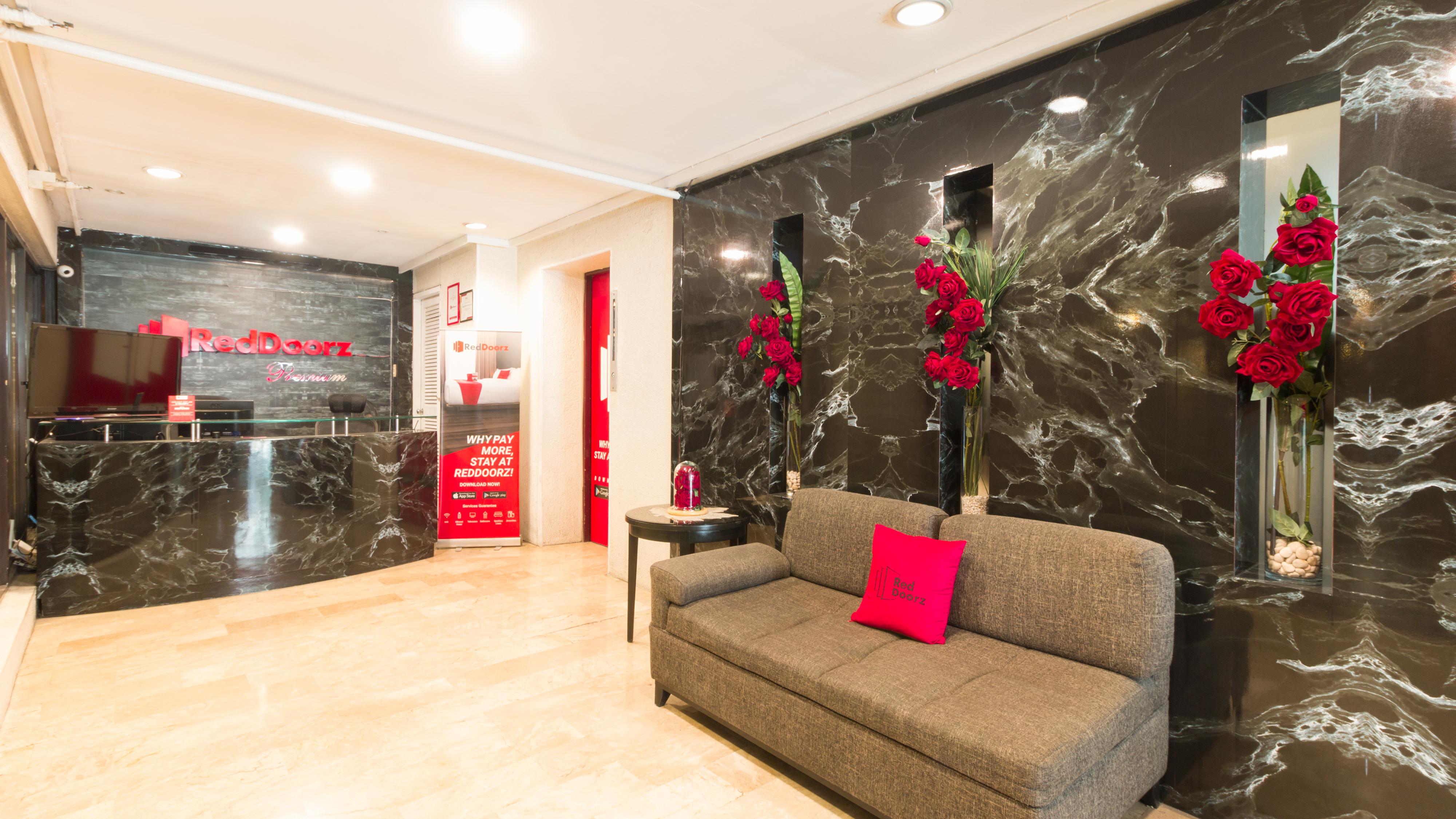 Reddoorz Premium Near Greenbelt Makati - Vaccinated Staff San Pedro Makati Eksteriør billede