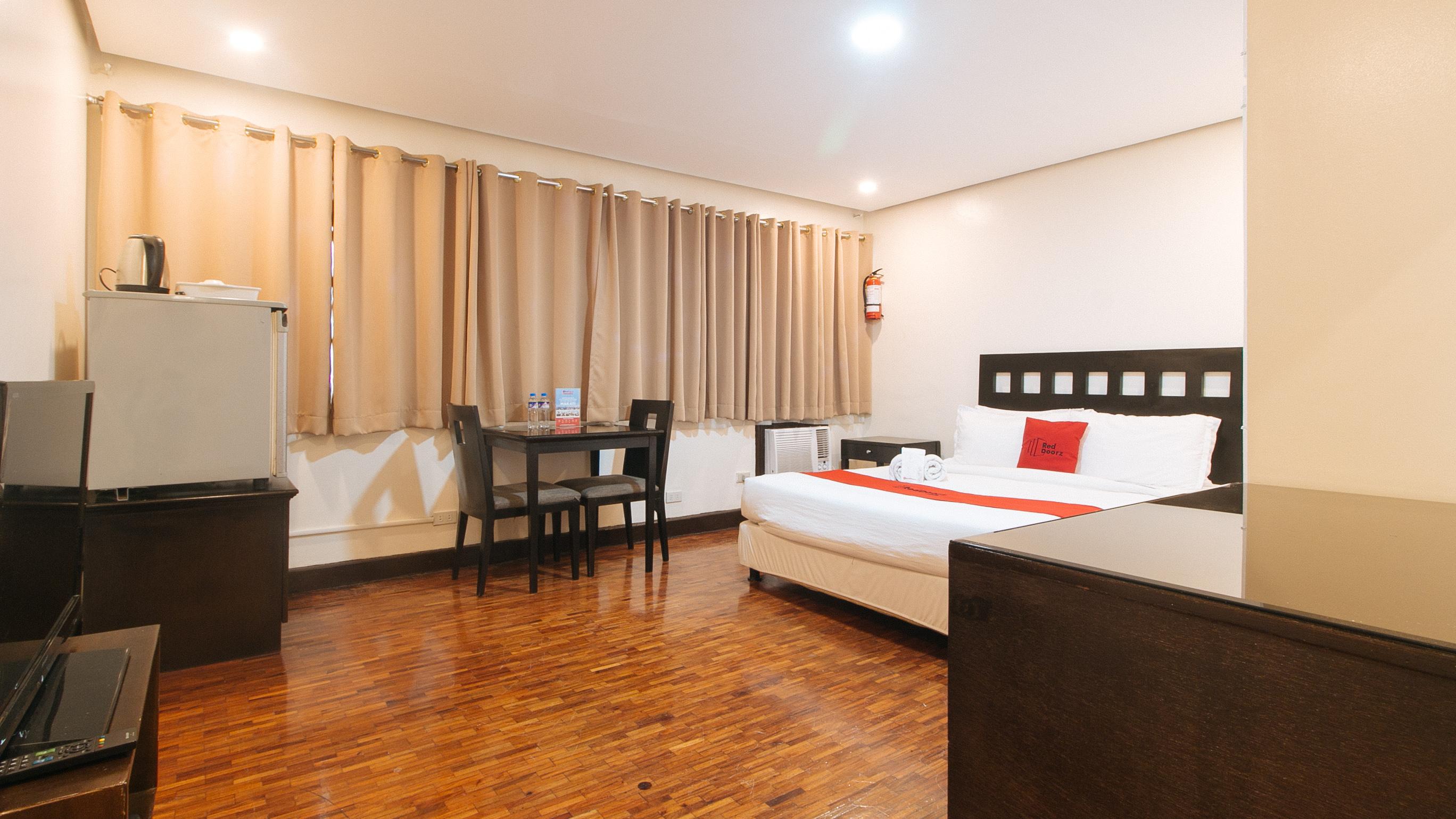 Reddoorz Premium Near Greenbelt Makati - Vaccinated Staff San Pedro Makati Eksteriør billede