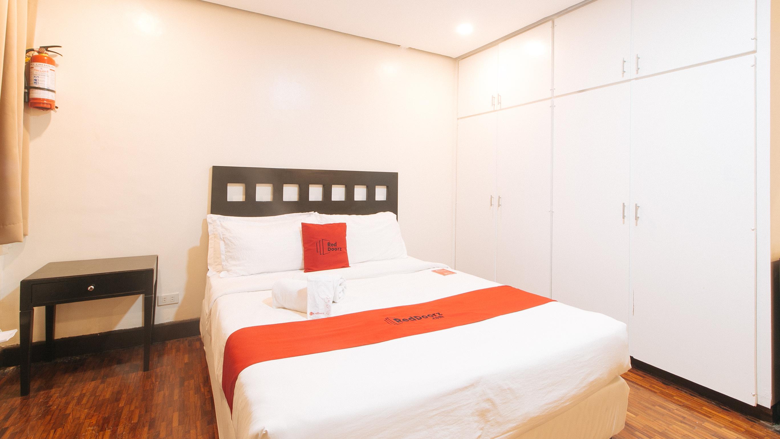 Reddoorz Premium Near Greenbelt Makati - Vaccinated Staff San Pedro Makati Eksteriør billede